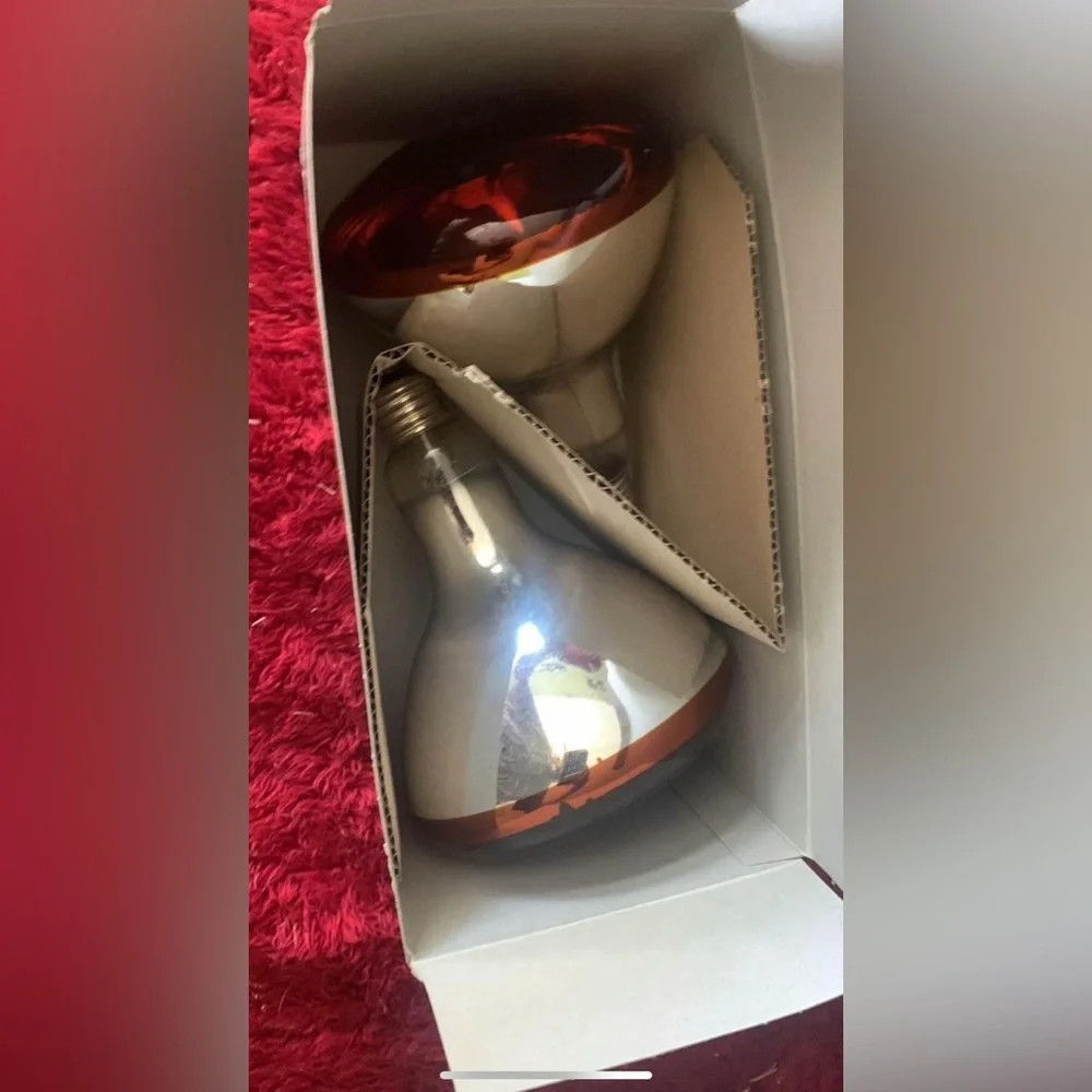 2 pc red bulbs and heat lamp for animals